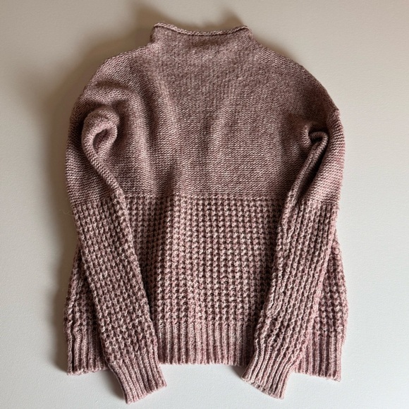 American Eagle Outfitters Sweaters - American Eagle Outfitters Mauve/Pink Textured Turtleneck Sweater size XS